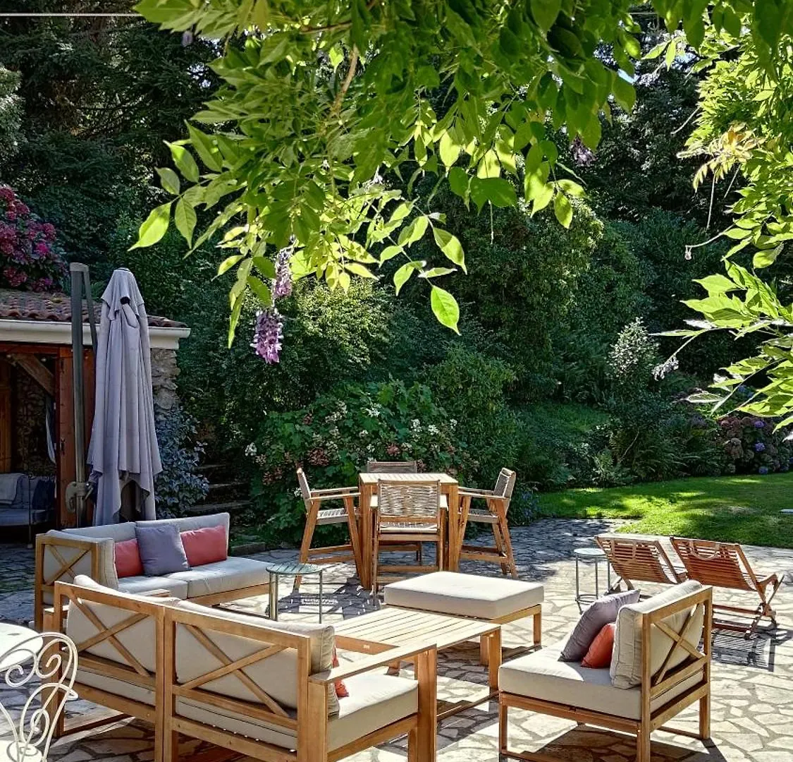 Bed and Breakfast Un Jardin Secret à Yzeron Couette-café
